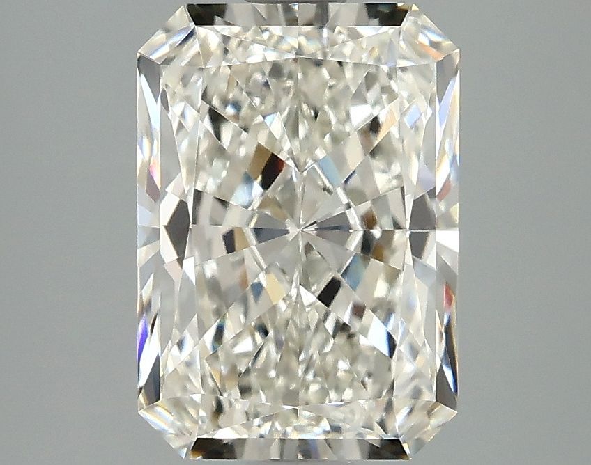 2.58 ct lab-grown Radiant Diamond