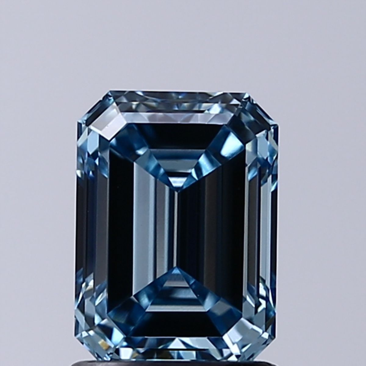 1.50 ct. emerald Lab Grown Diamond front image