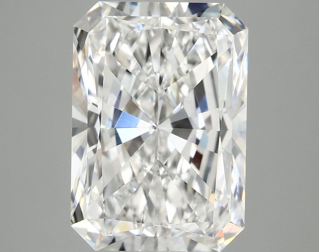 4.87 ct. radiant Lab Grown Diamond front image