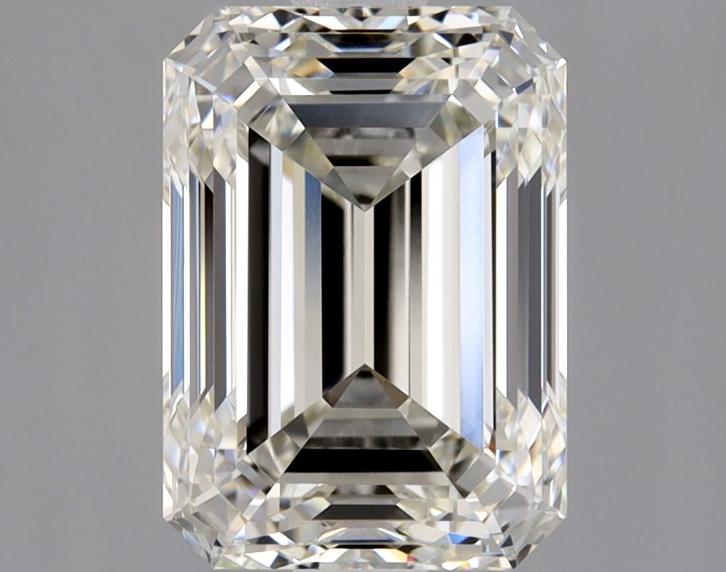 2.01 ct Emerald diamond