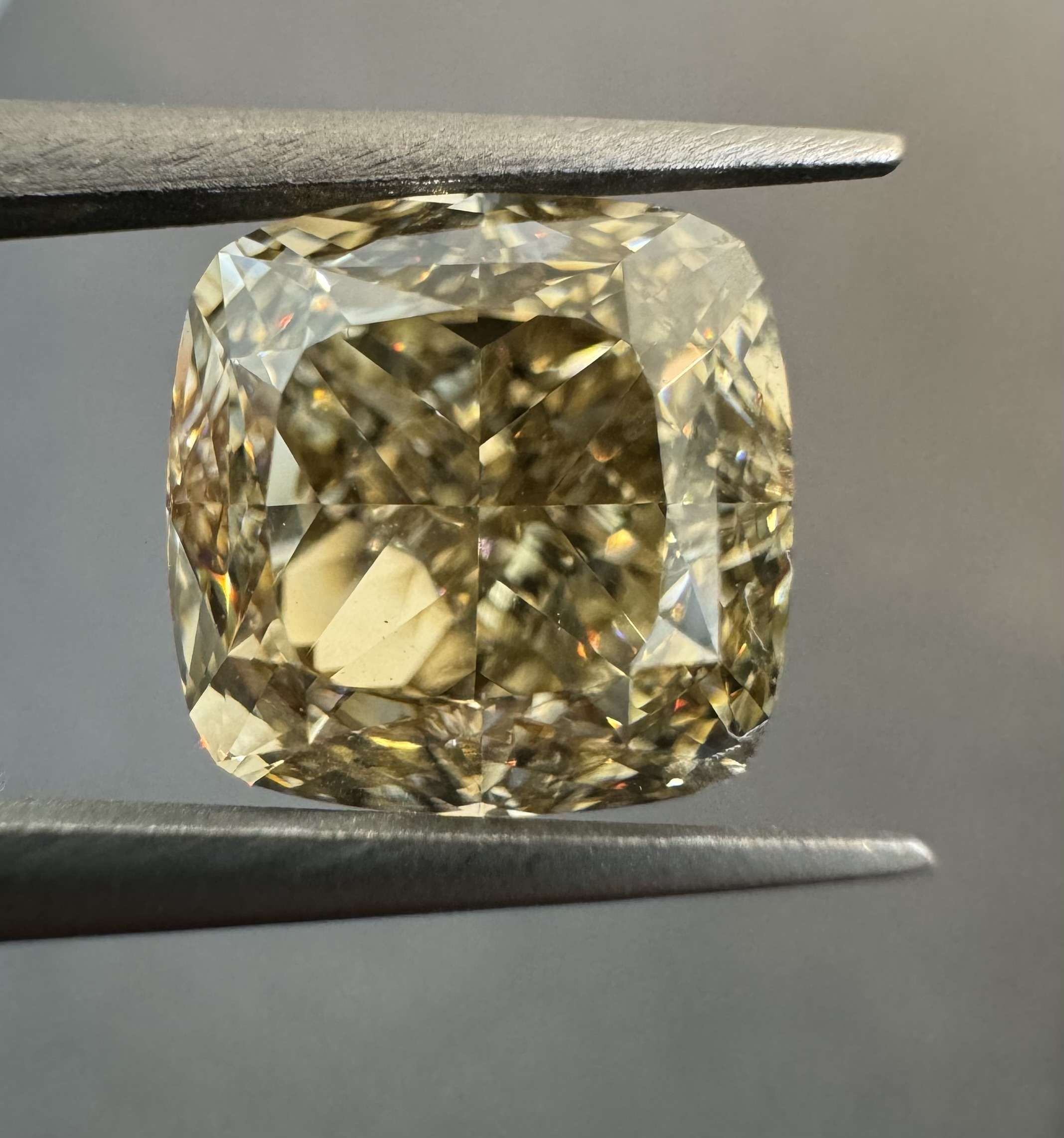 3.5 Carat Cushion brilliant Diamond Fancy Yellow Brown VS1