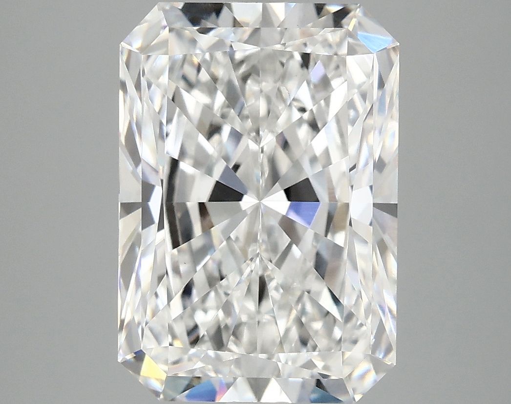 4.87 ct. radiant Lab Grown Diamond front image