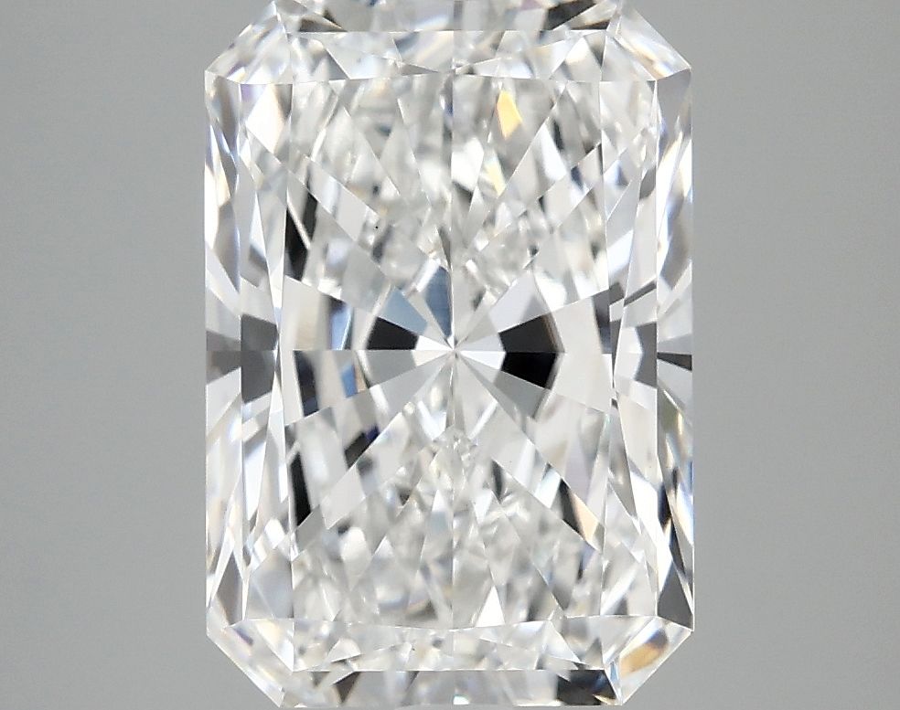3.94 ct. radiant Lab Grown Diamond front image