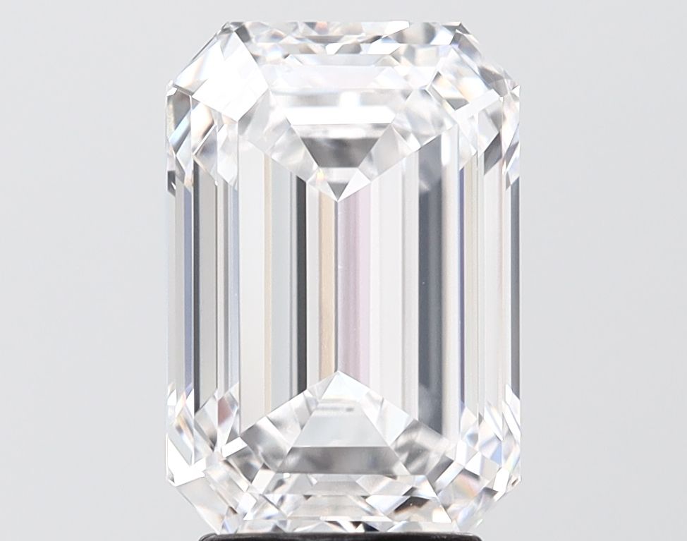 4.06 ct. emerald Lab Grown Diamond front image