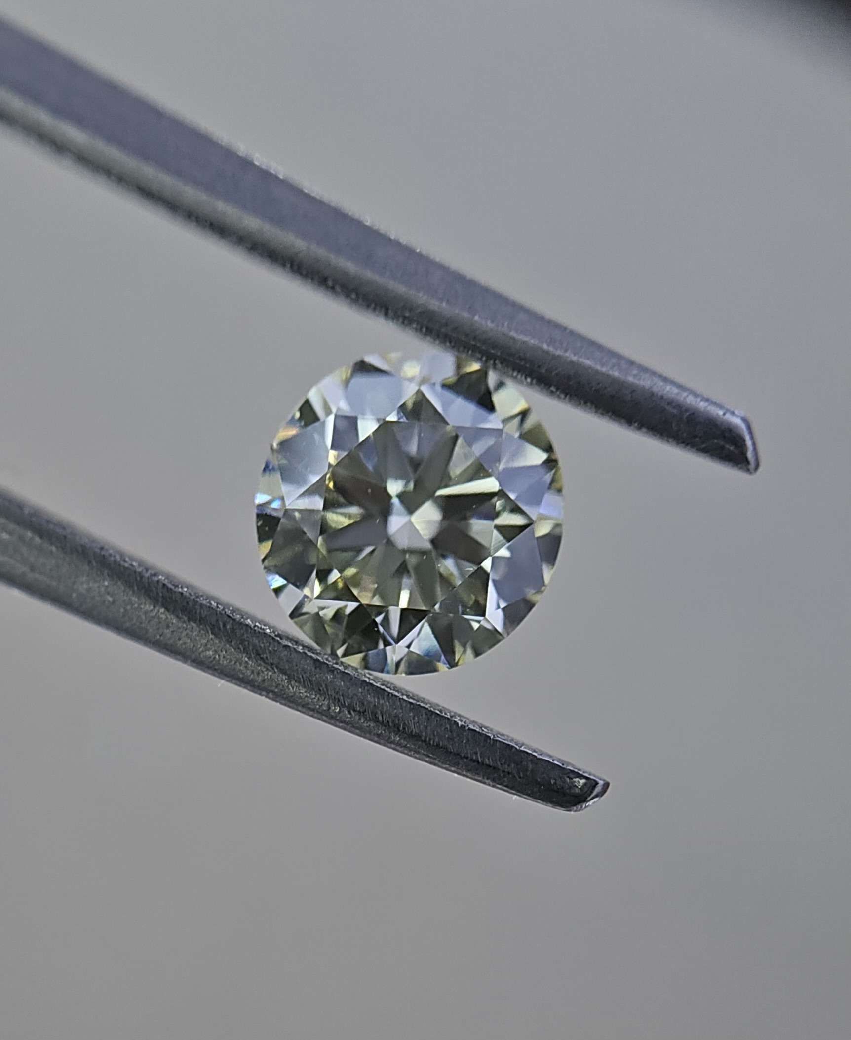 0.55 Carat Round Diamond W-X VS1