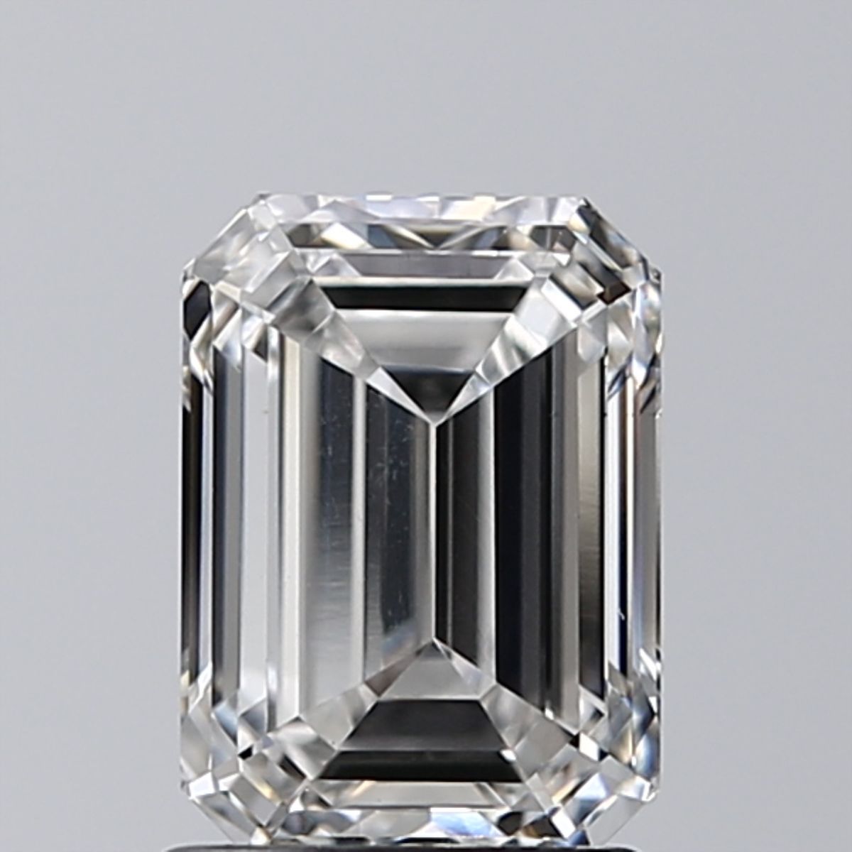 1.50 ct. emerald Lab Grown Diamond front image