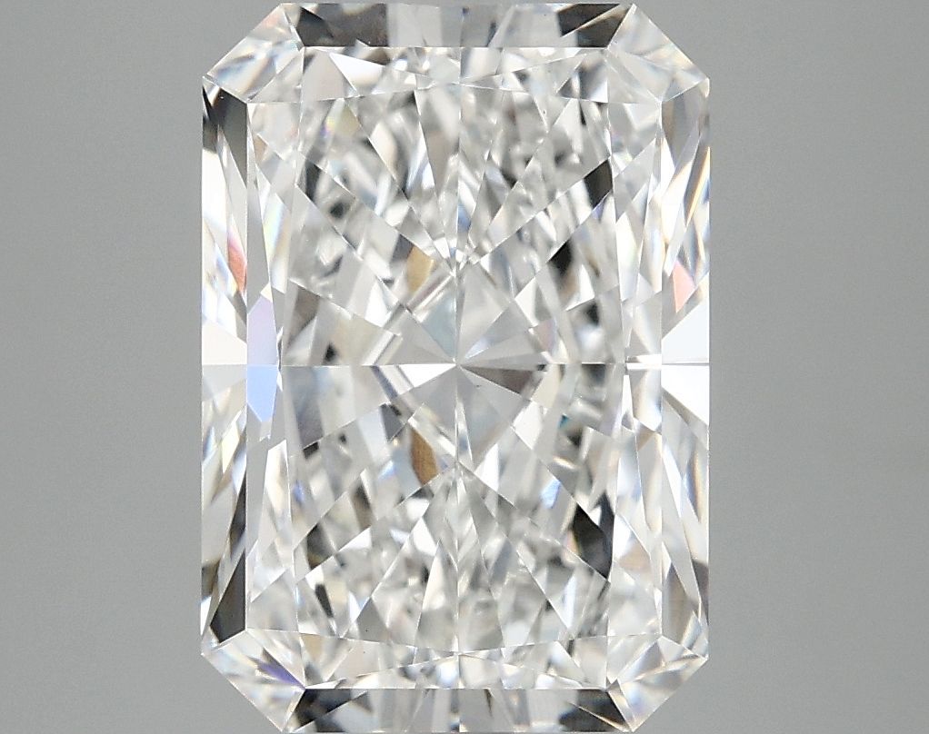 4.66 ct. radiant Lab Grown Diamond front image