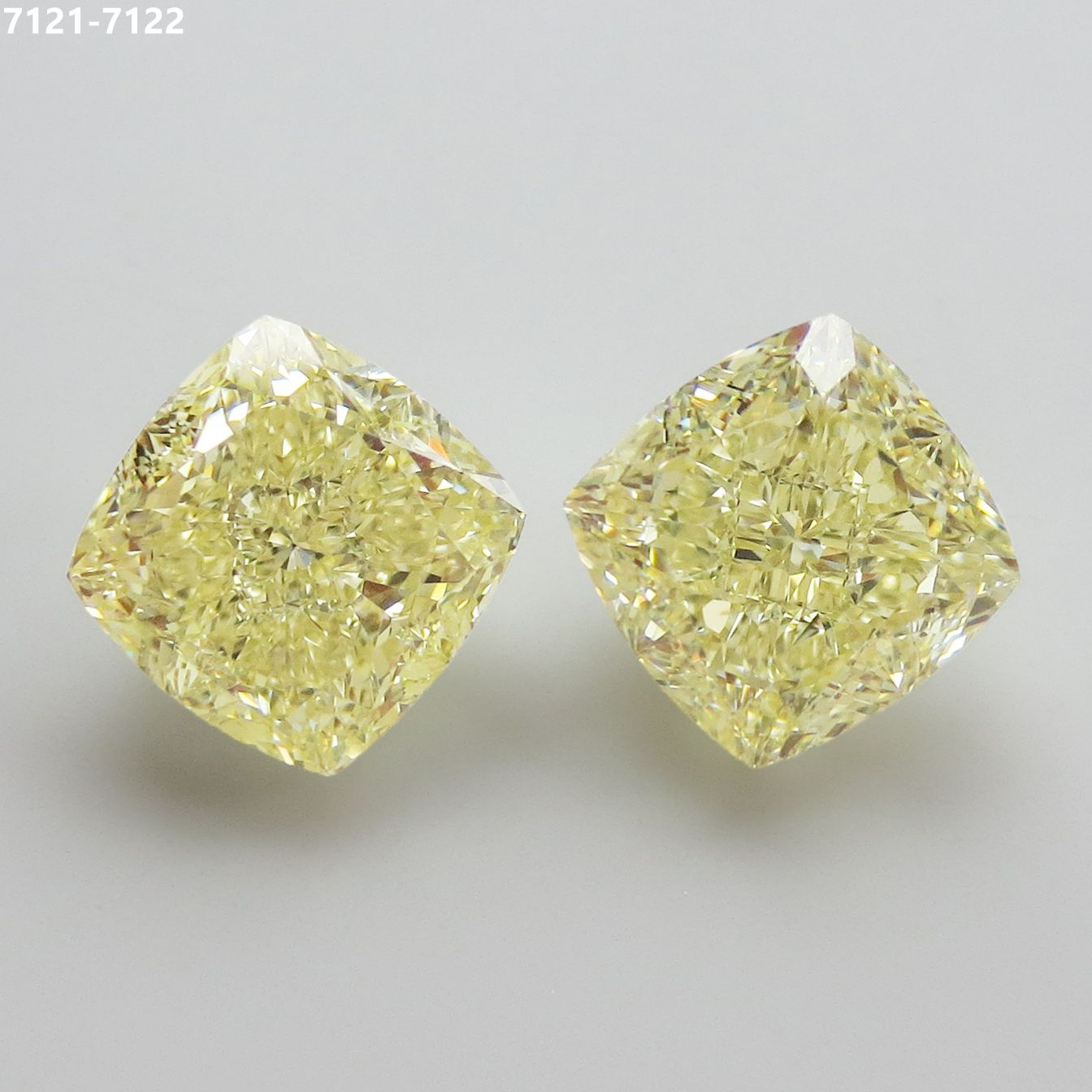 3.58 ct Cushion Brilliant diamond