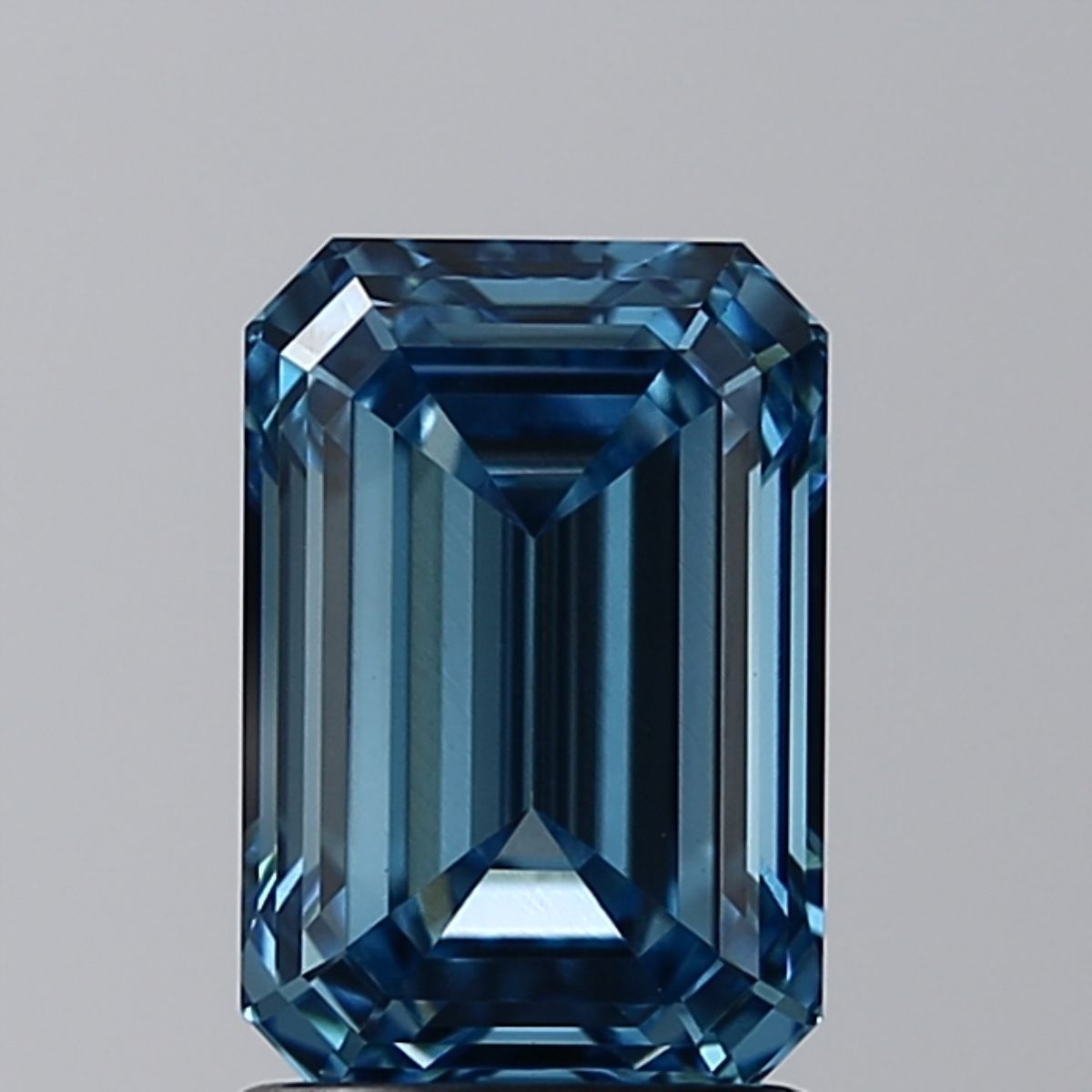 1.77 ct. emerald Lab Grown Diamond front image