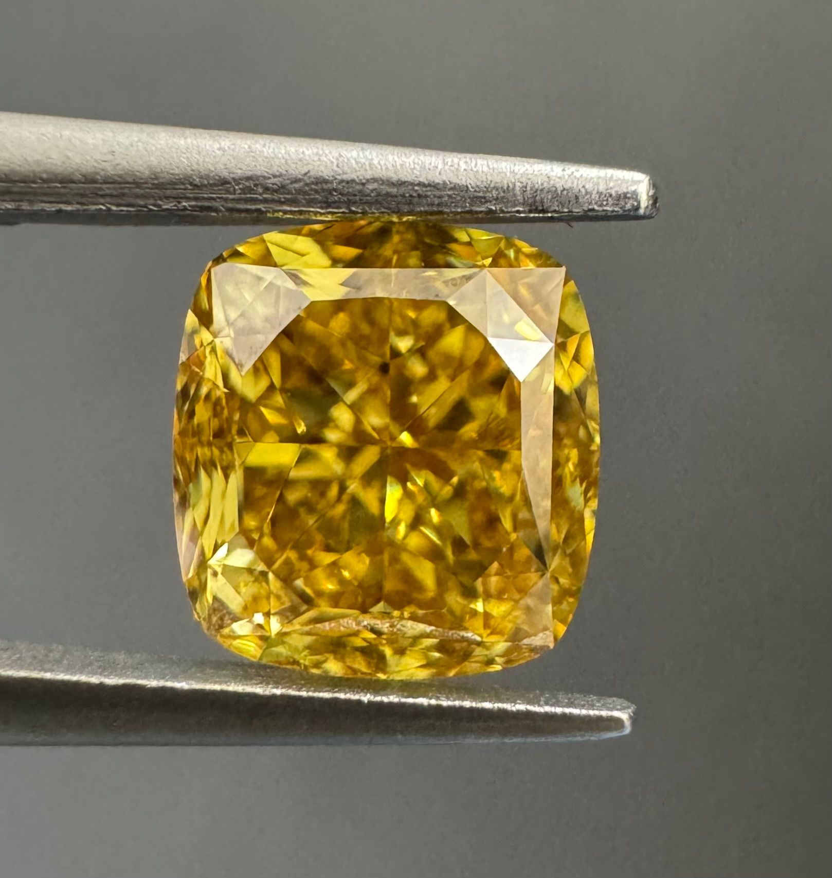 1.02 Carat Cushion brilliant Diamond Fancy Deep Brownish Yellow SI2