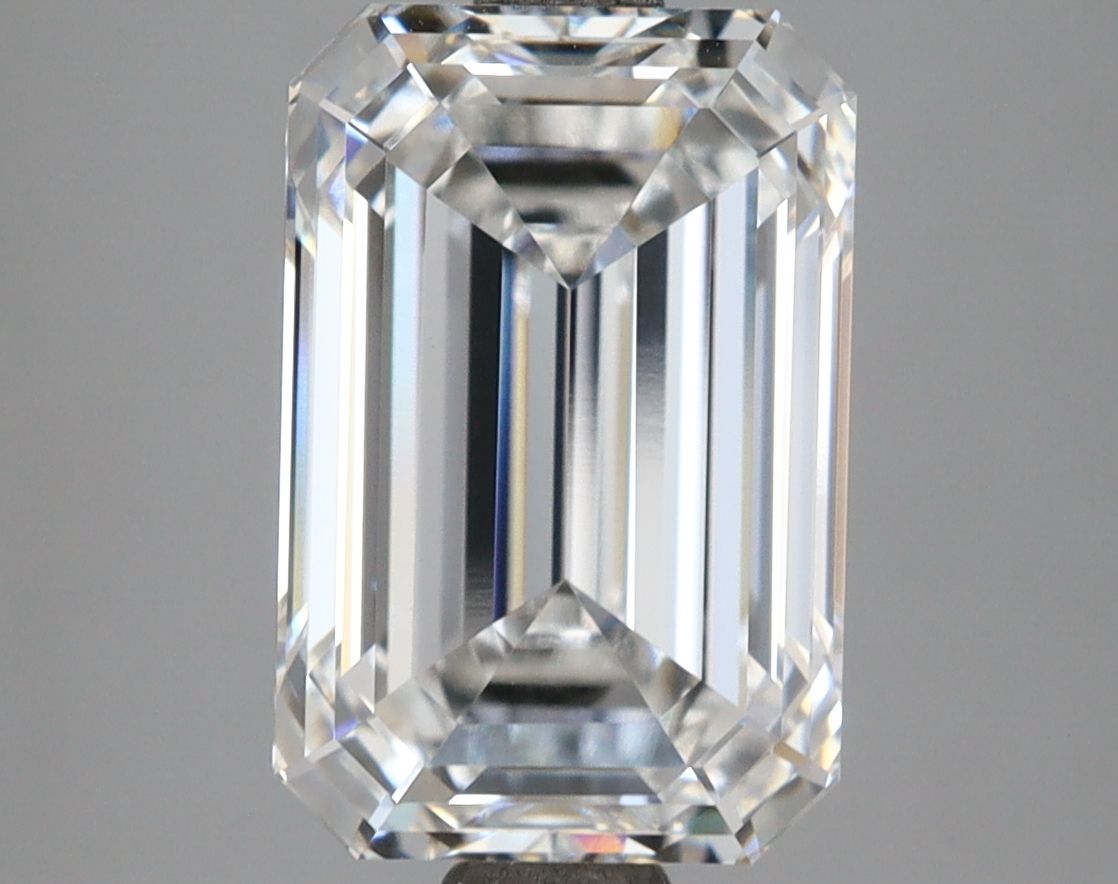4.09 ct. emerald Lab Grown Diamond front image