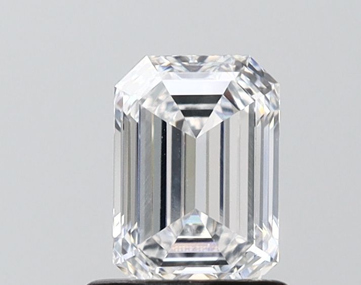 1.02 ct. emerald Lab Grown Diamond front image
