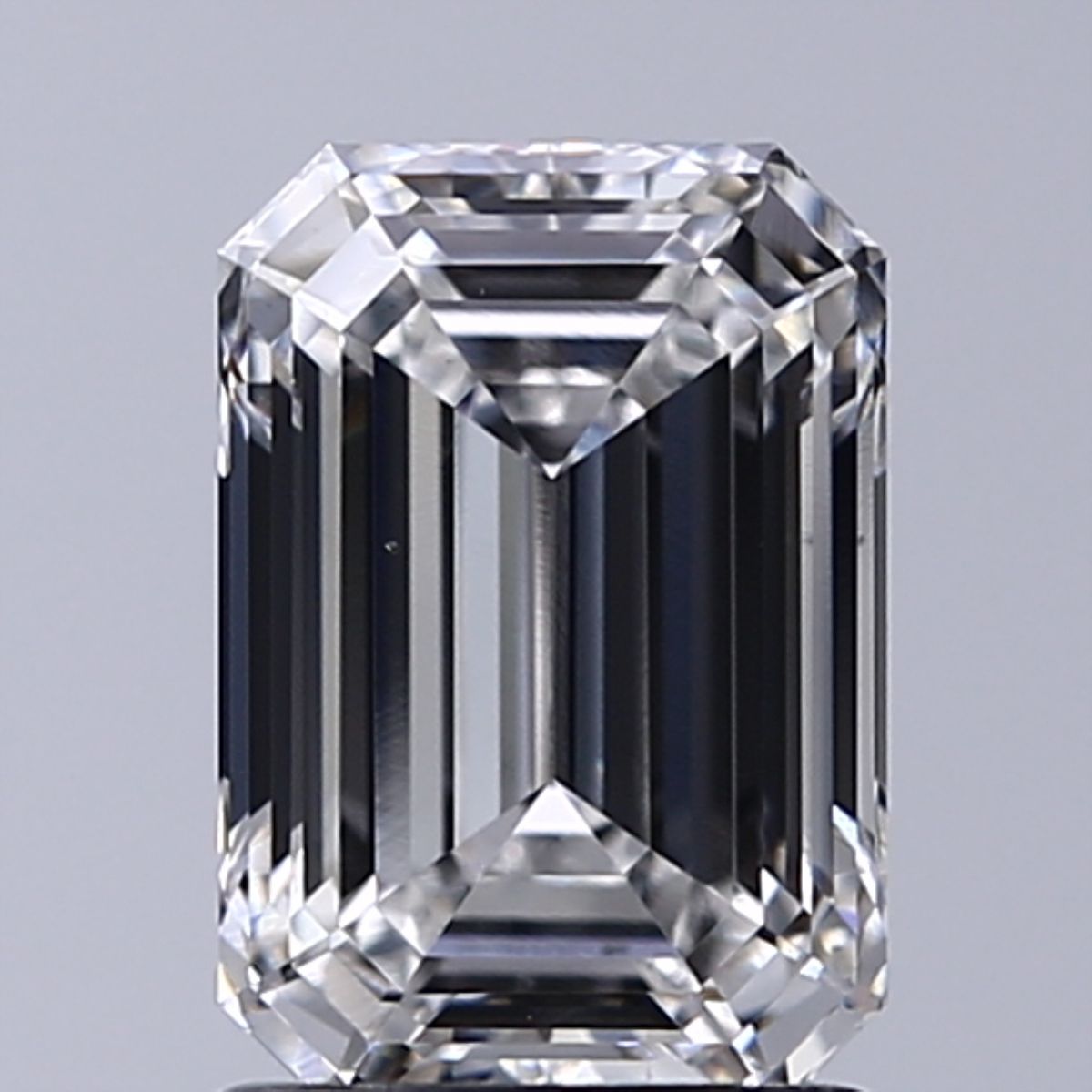1.55 ct. emerald Lab Grown Diamond front image