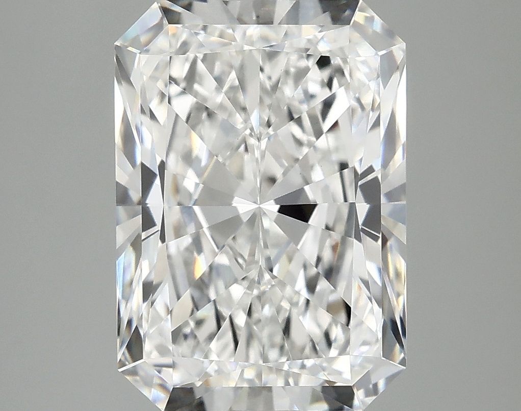3.94 ct. radiant Lab Grown Diamond front image