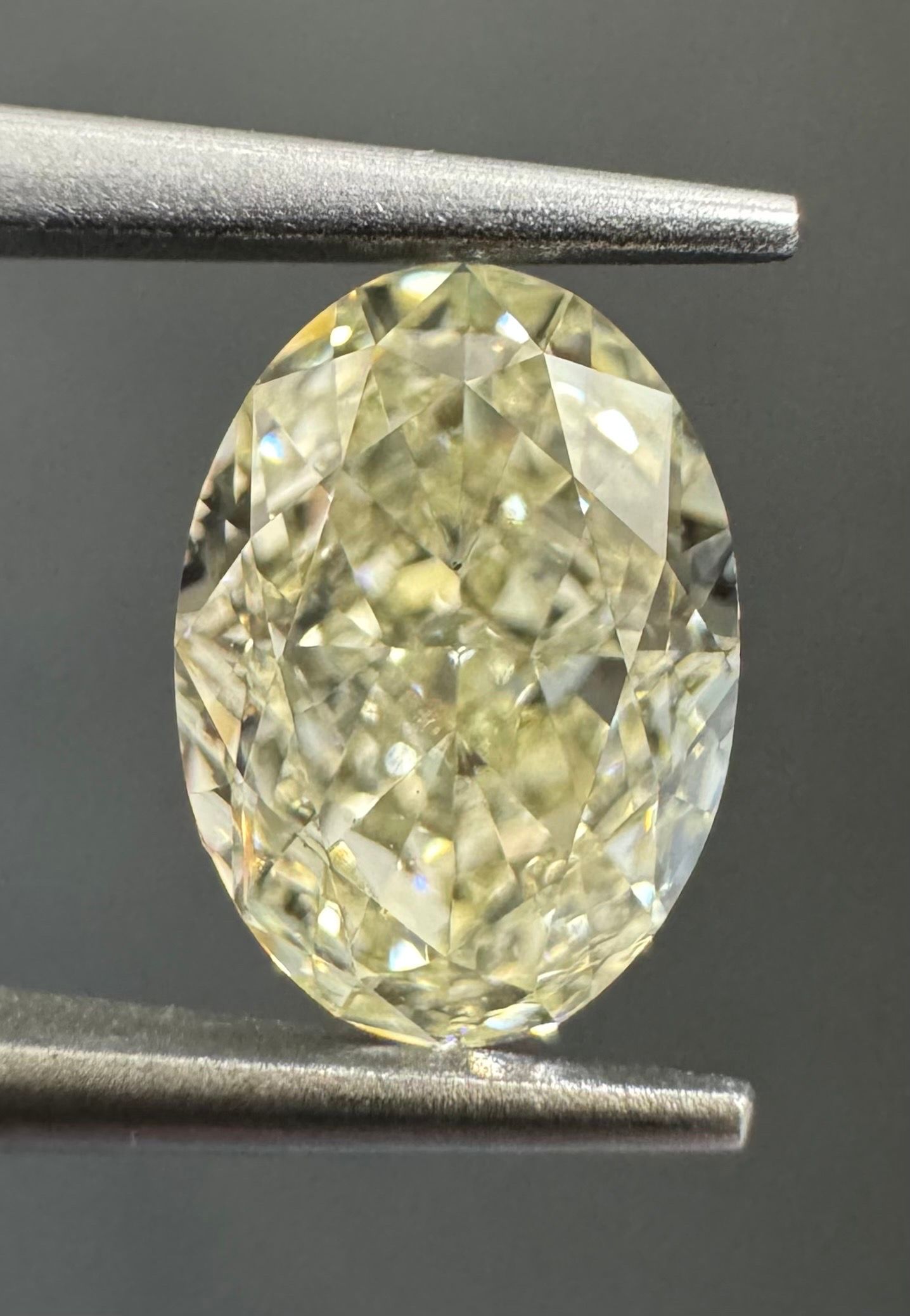 1.02 Carat Oval Diamond Q-R VS2