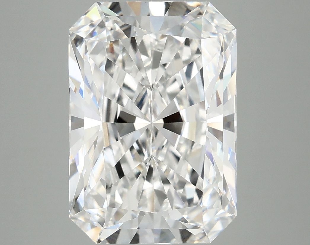 4.94 ct. radiant Lab Grown Diamond front image