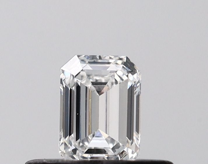 0.3 ct Emerald lab_grown_diamond