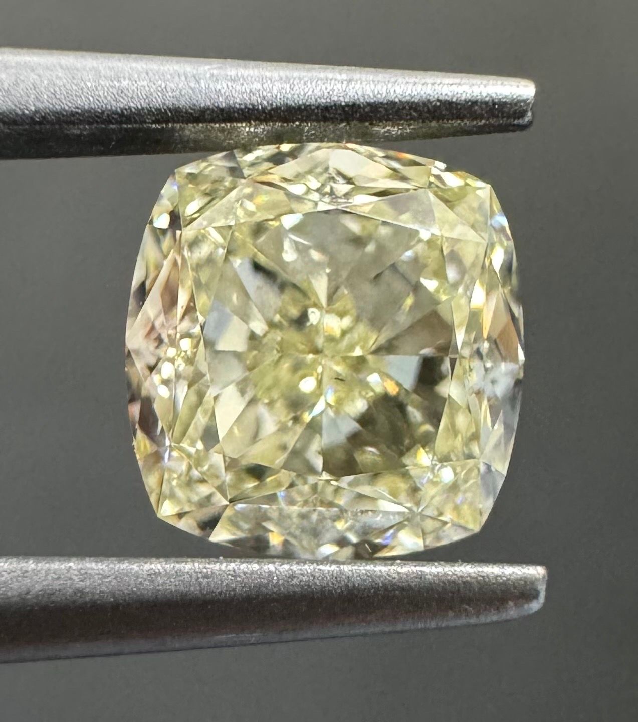 1.21 Carat Cushion brilliant Diamond Fancy Light Brownish Greenish Yellow VS2