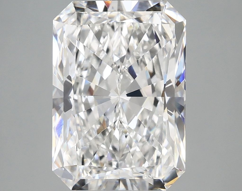 4.66 ct. radiant Lab Grown Diamond front image