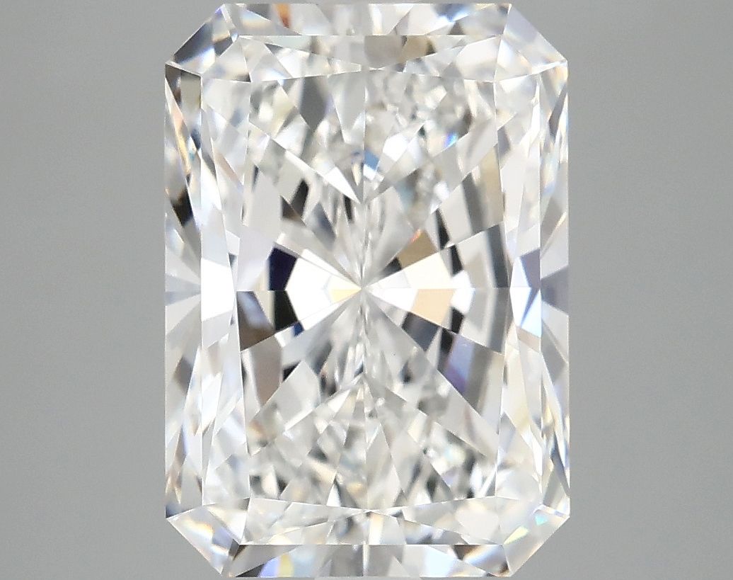 4.87 ct. radiant Lab Grown Diamond front image