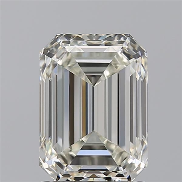 2.20 ct Emerald diamond