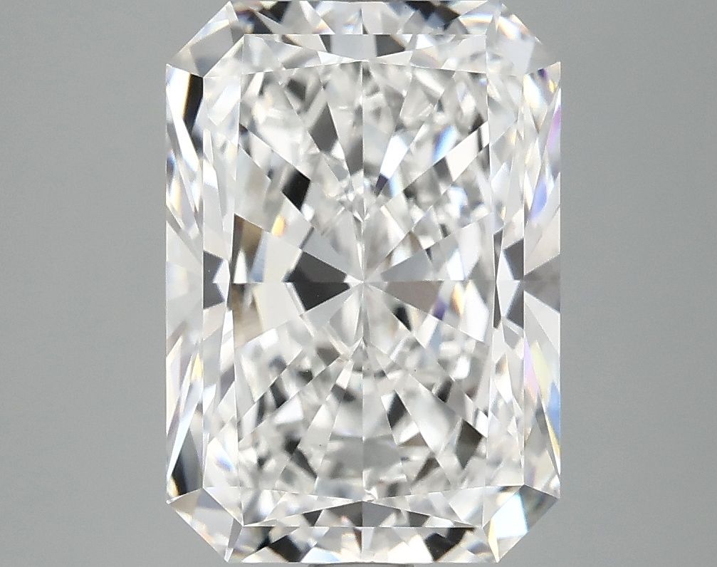 4.47 ct. radiant Lab Grown Diamond front image