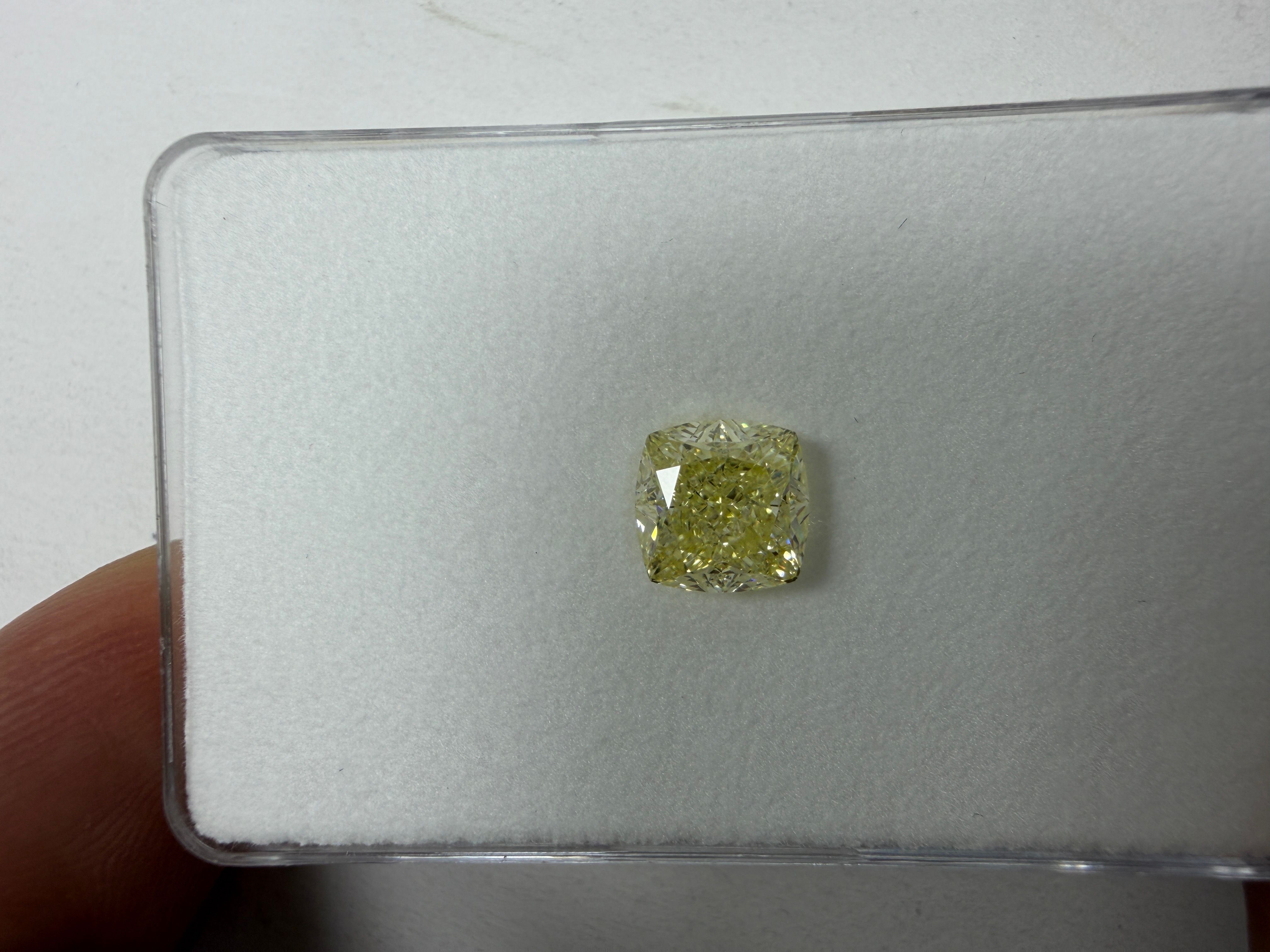 3.02 ct Cushion Brilliant diamond