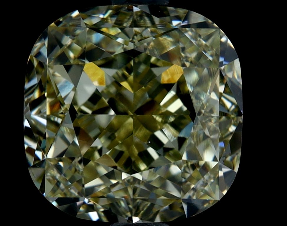 2.51 ct Cushion Brilliant diamond