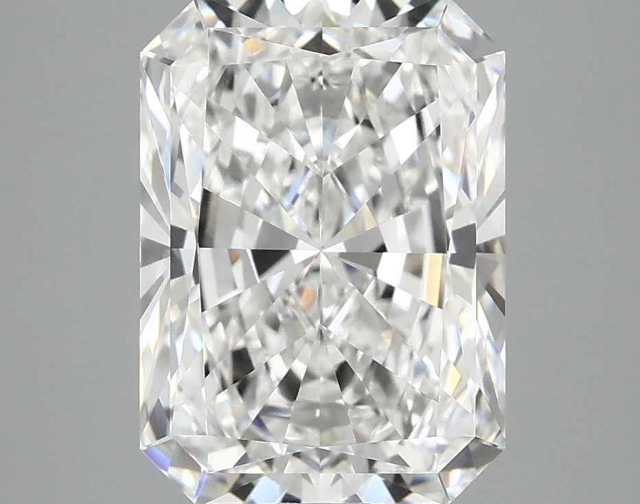 3.87 ct. radiant Lab Grown Diamond front image