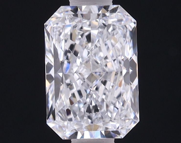 1 ct lab-grown Radiant Diamond