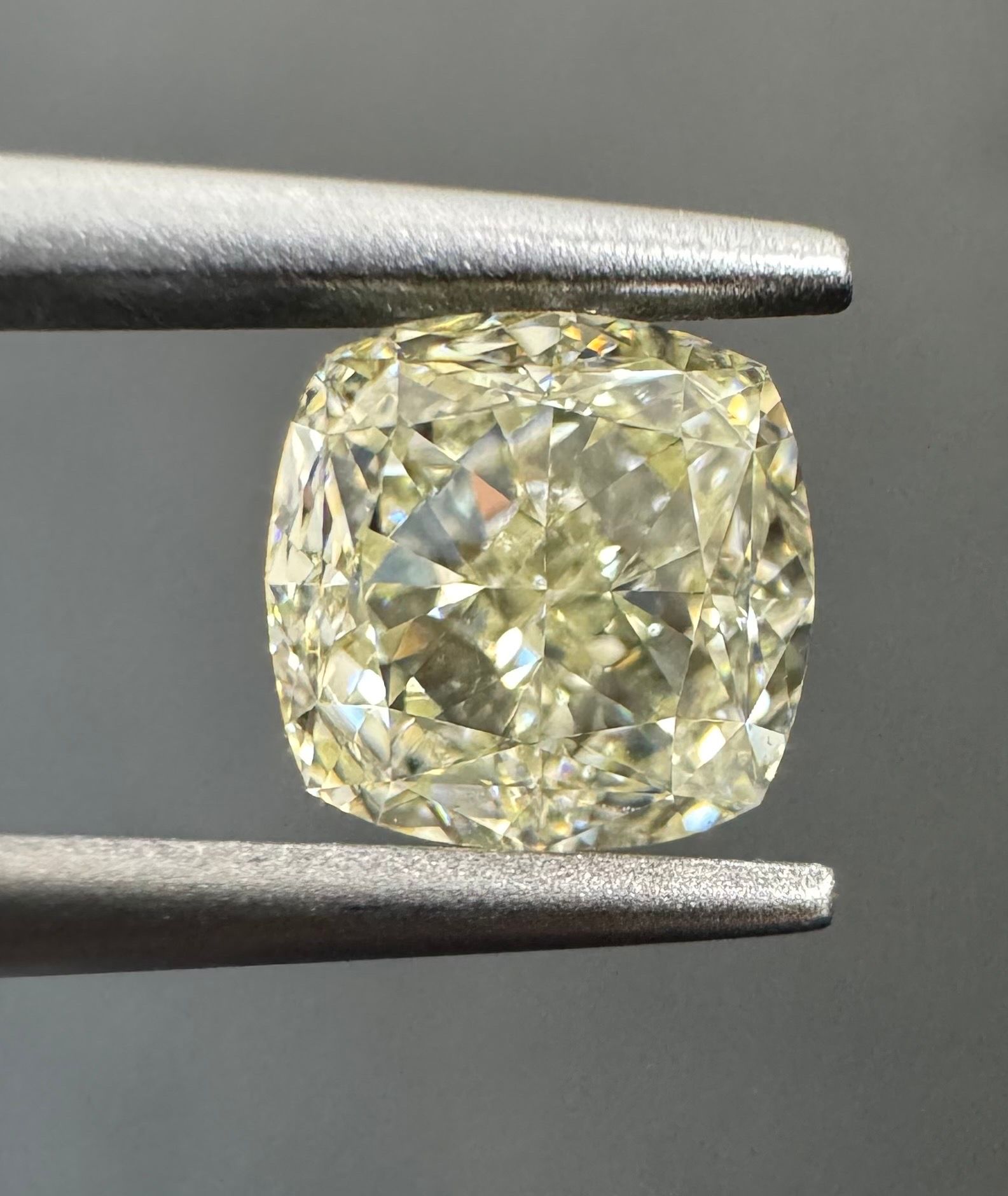 1.01 Carat Cushion brilliant Diamond K SI1