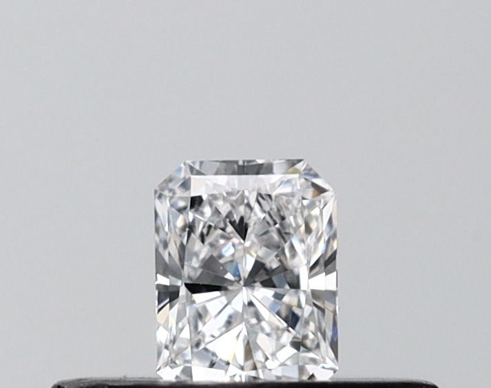 0.22ct Radiant diamond
