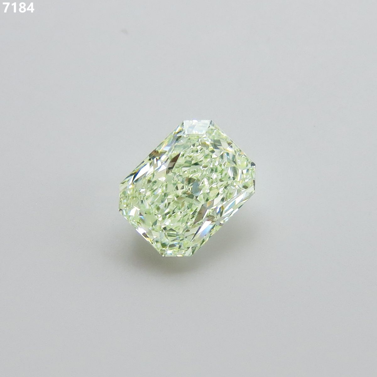 2.01 ct Radiant diamond