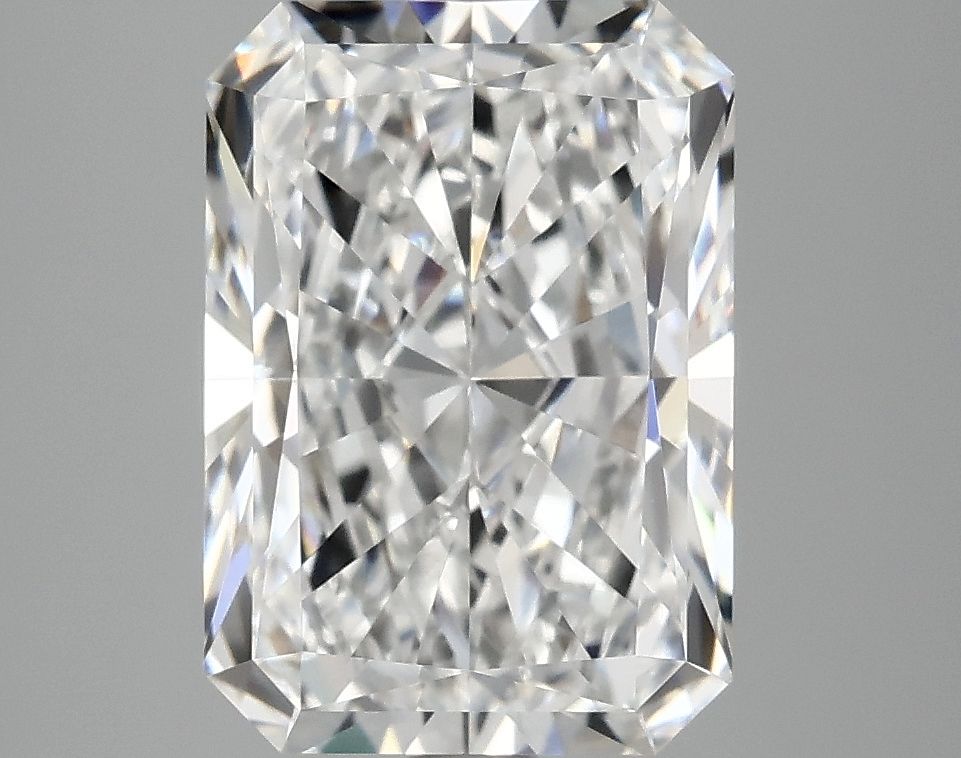 3.87 ct. radiant Lab Grown Diamond front image