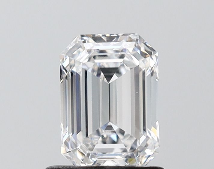 1.02 ct. emerald Lab Grown Diamond front image