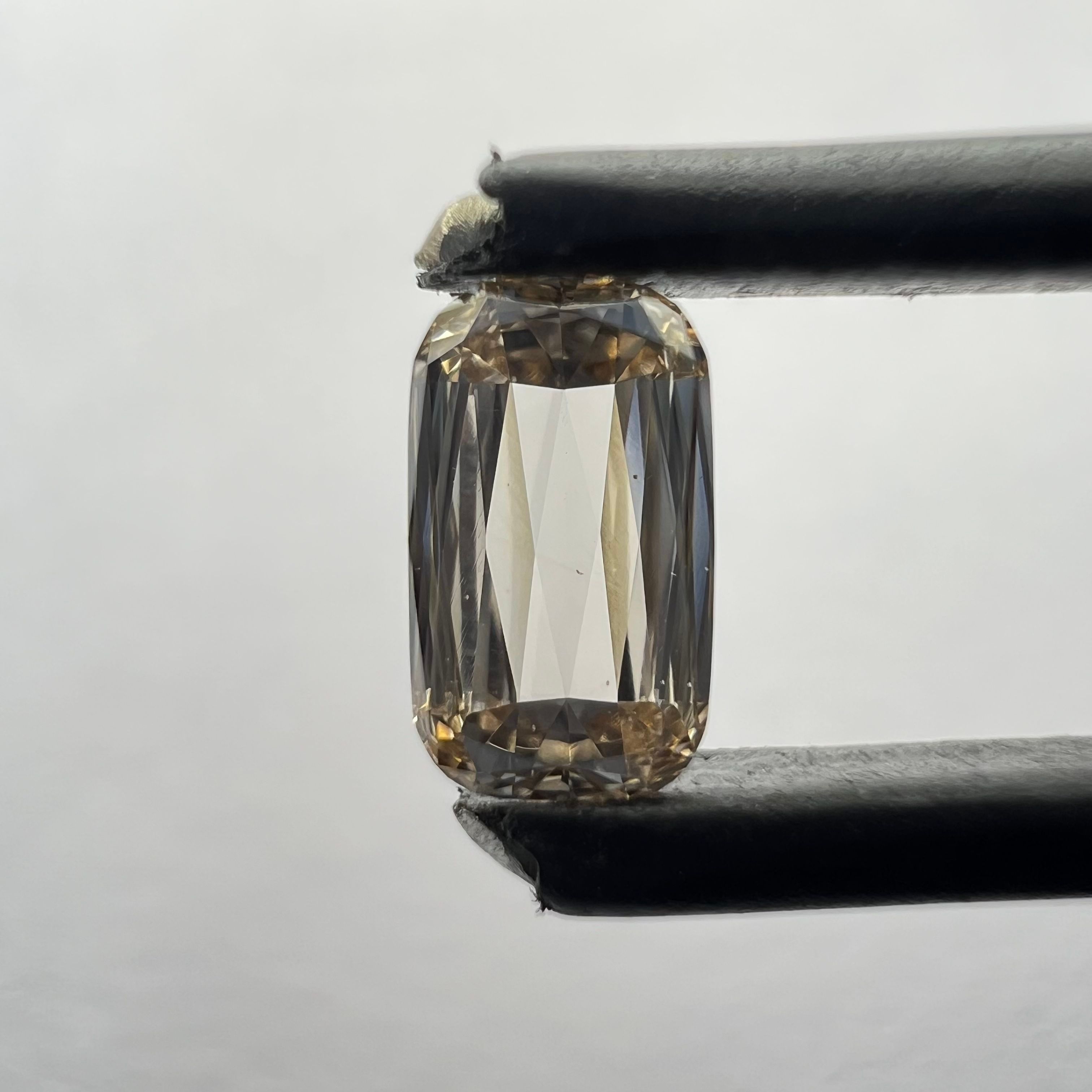 0.38ct Half Moon CHAMPAGNE VS1
