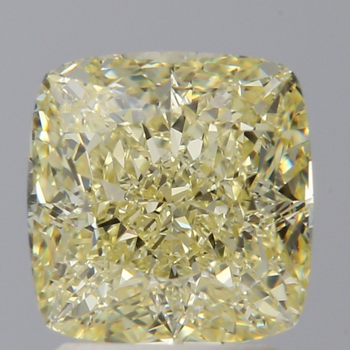2.42 ct Cushion Brilliant diamond