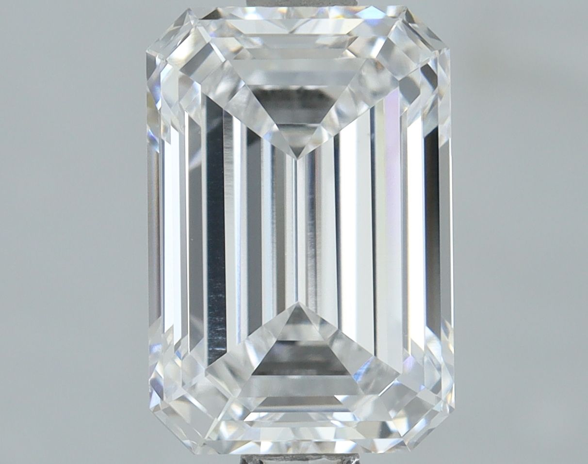 1.52 ct. emerald Lab Grown Diamond front image