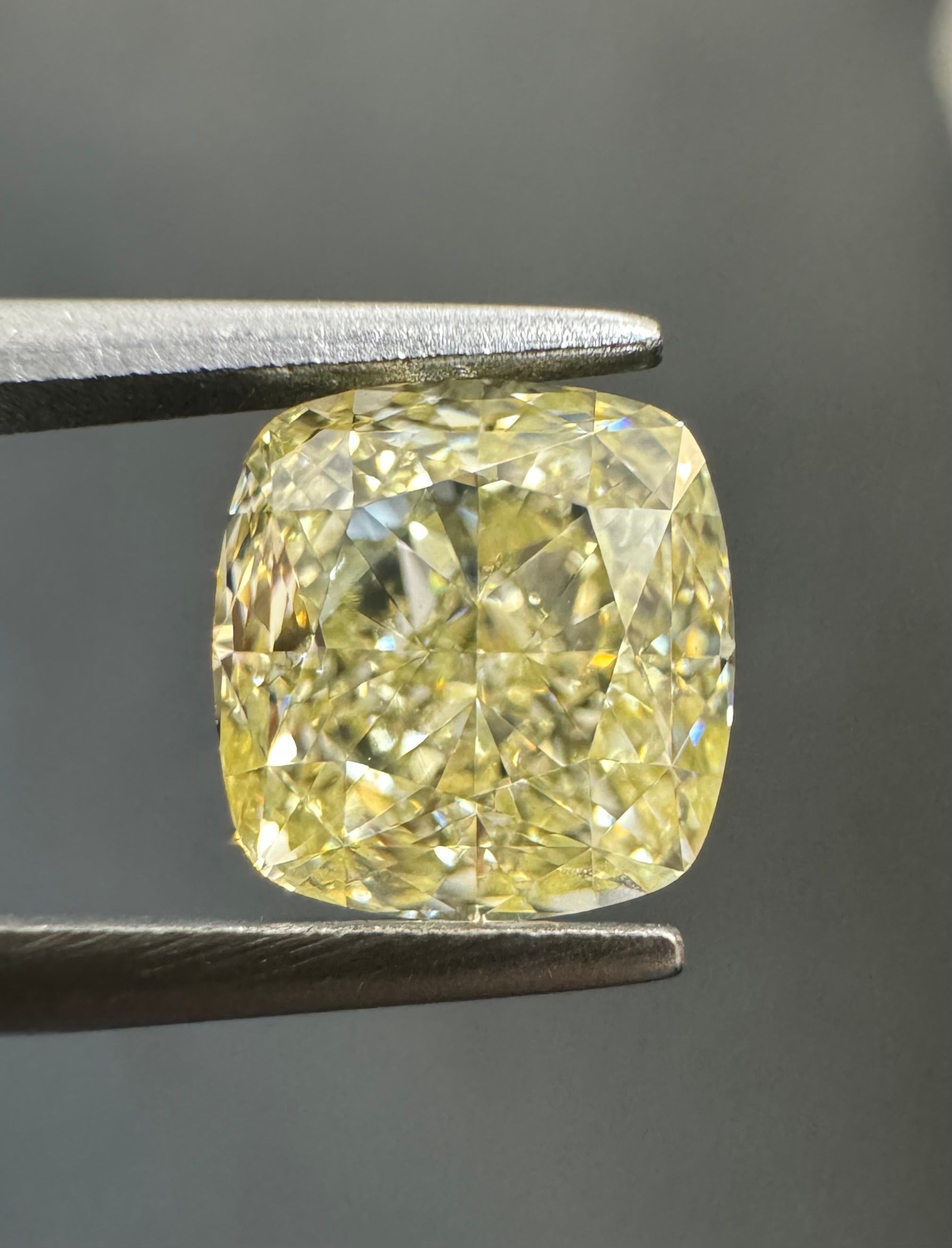 1.65 Carat Cushion brilliant Diamond W-X VVS2