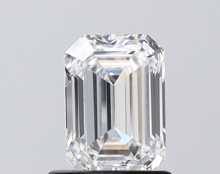 1.02 ct. emerald Lab Grown Diamond front image