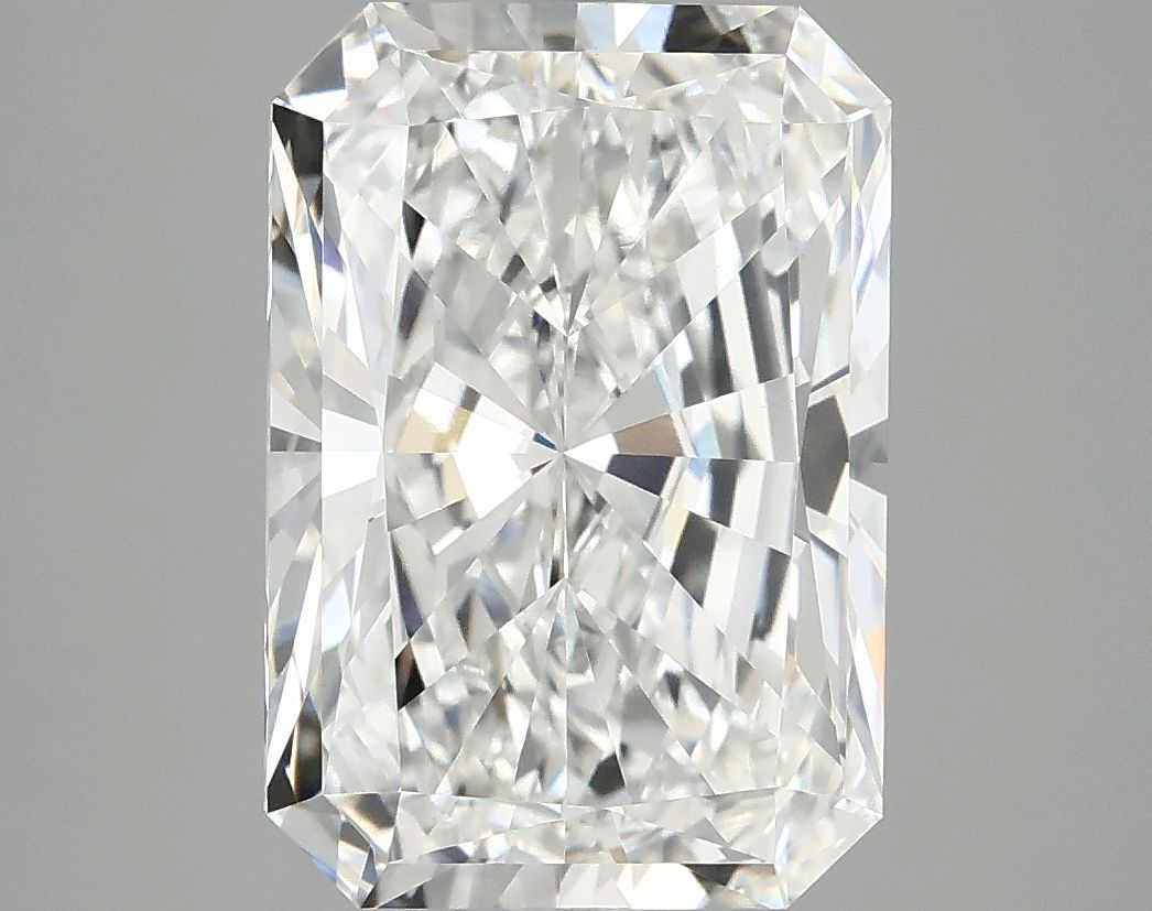 4.87 ct. radiant Lab Grown Diamond front image