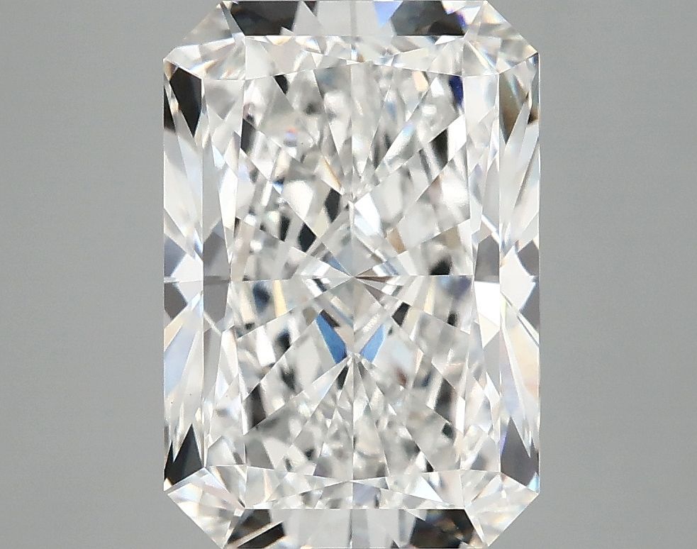 4.76 ct. radiant Lab Grown Diamond front image