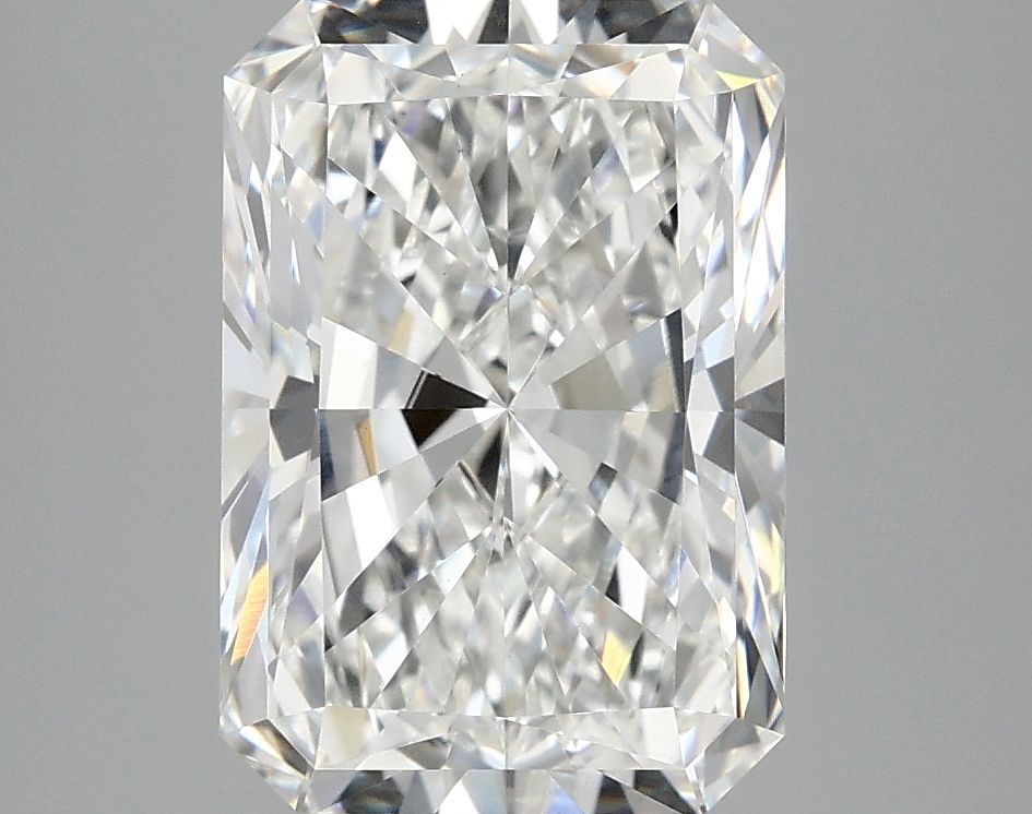 3.91 ct. radiant Lab Grown Diamond front image