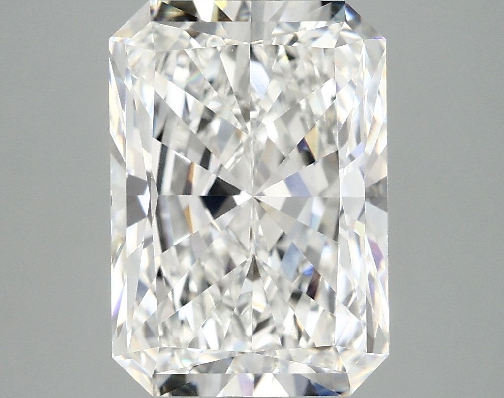 4.94 ct. radiant Lab Grown Diamond front image
