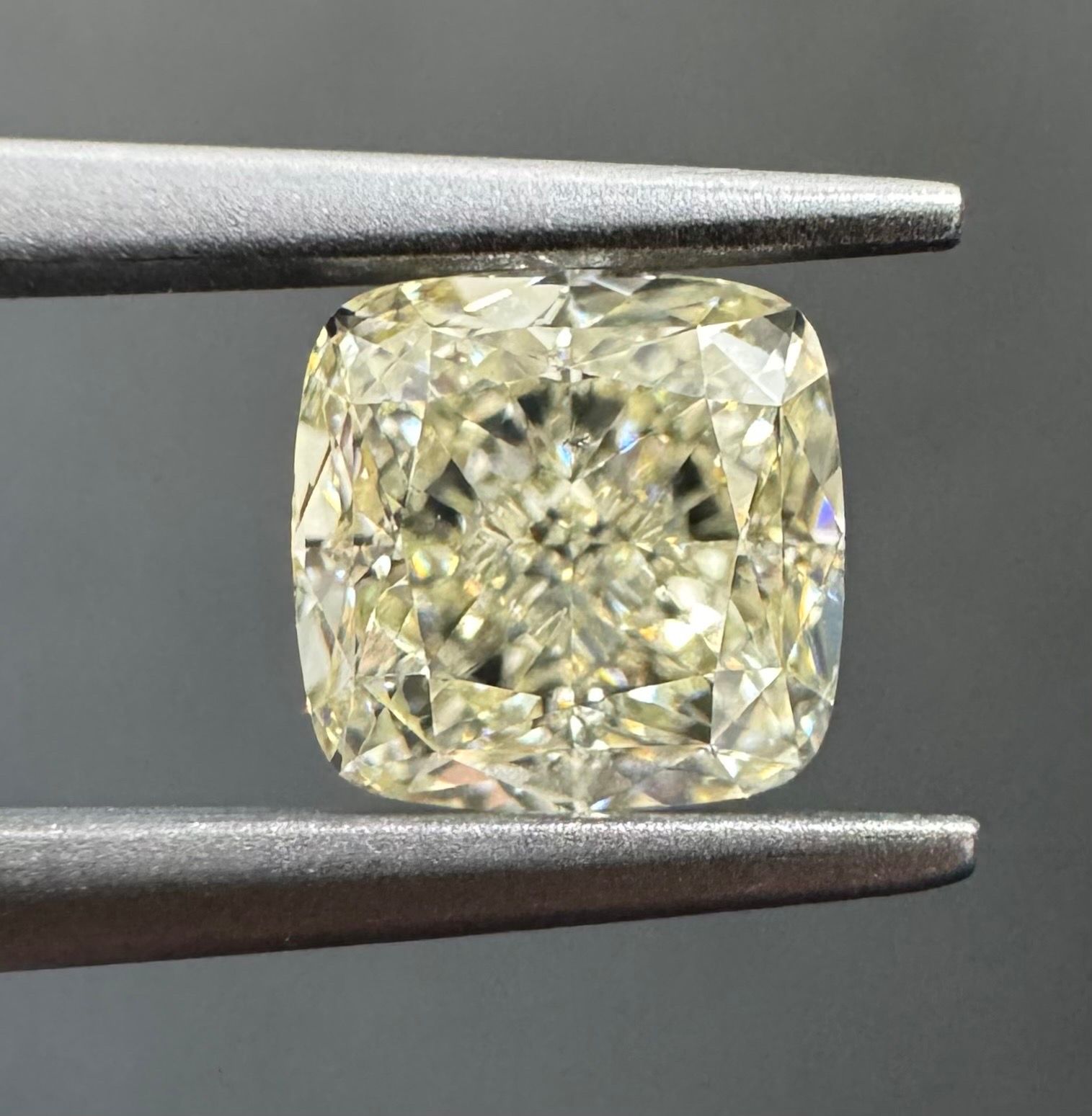 1.15 Carat Cushion brilliant Diamond L VS2