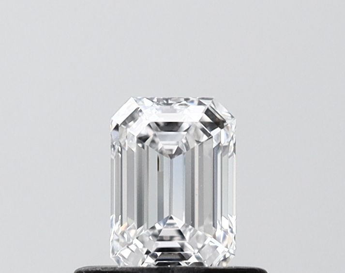 0.51 ct lab-grown Emerald Diamond