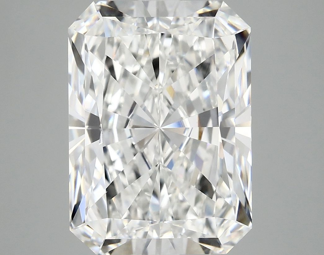4.87 ct. radiant Lab Grown Diamond front image
