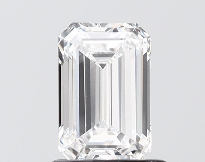 1.04 ct. emerald Lab Grown Diamond front image