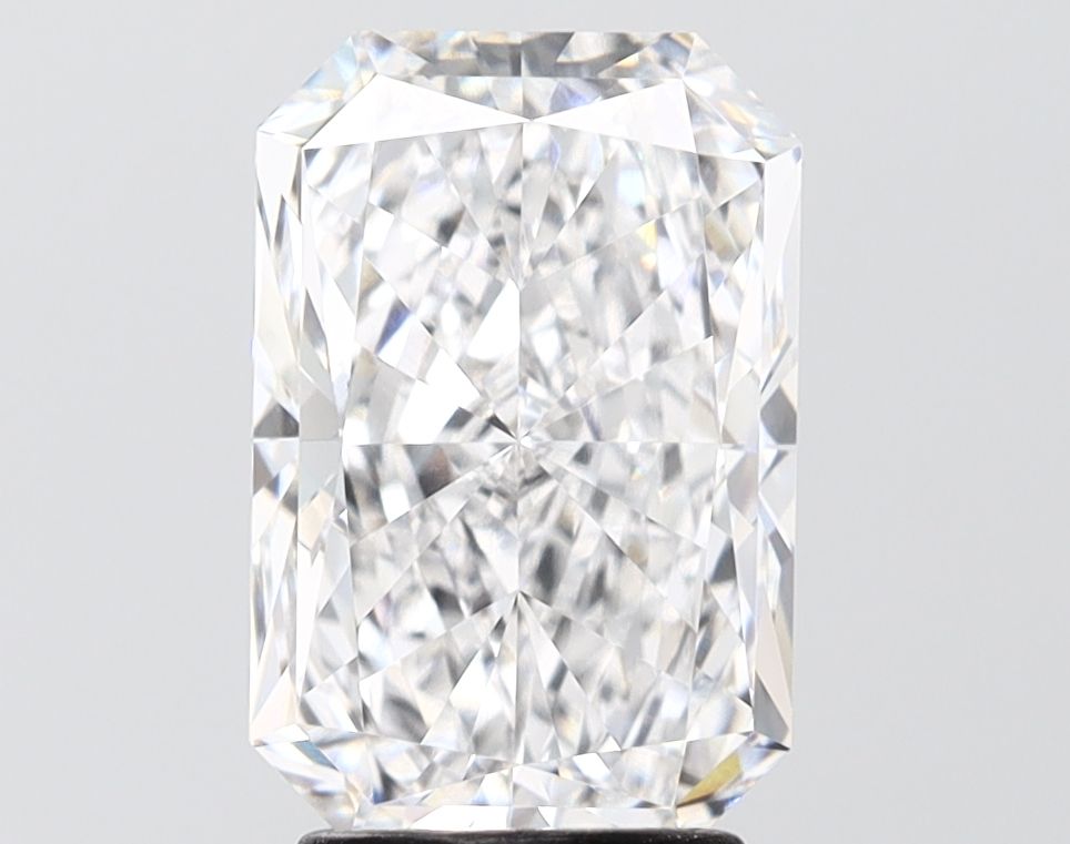 3.27 ct. radiant Lab Grown Diamond front image