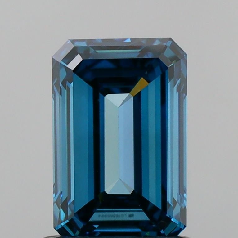 1.05 ct. emerald Lab Grown Diamond front image